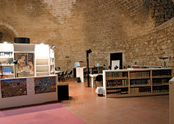 Interno della Biblioteca Comunale. Interno della Biblioteca Comunale.