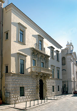 Palazzo della Marra, Barletta